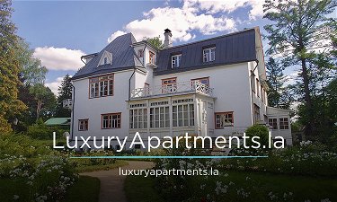 LuxuryApartments.la - Creative brandable domain for sale