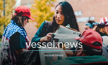 Vessel.news - Creative brandable domain for sale