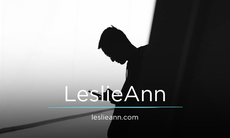 leslieann logo